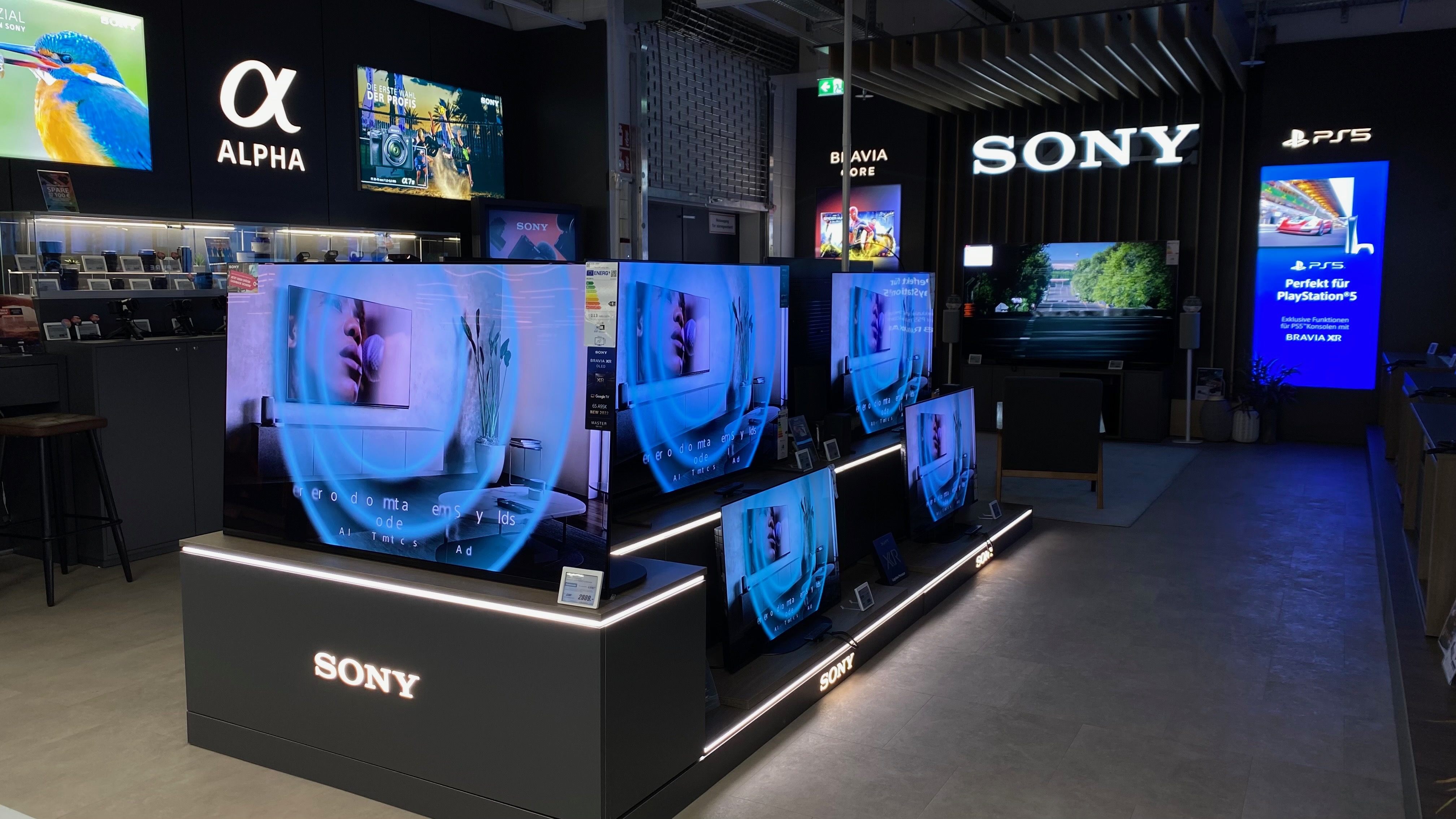 Sony Lounge im Saturn Hamburg – Maßgefertigte Präsentationswelt von Brandstifter — Bild 4