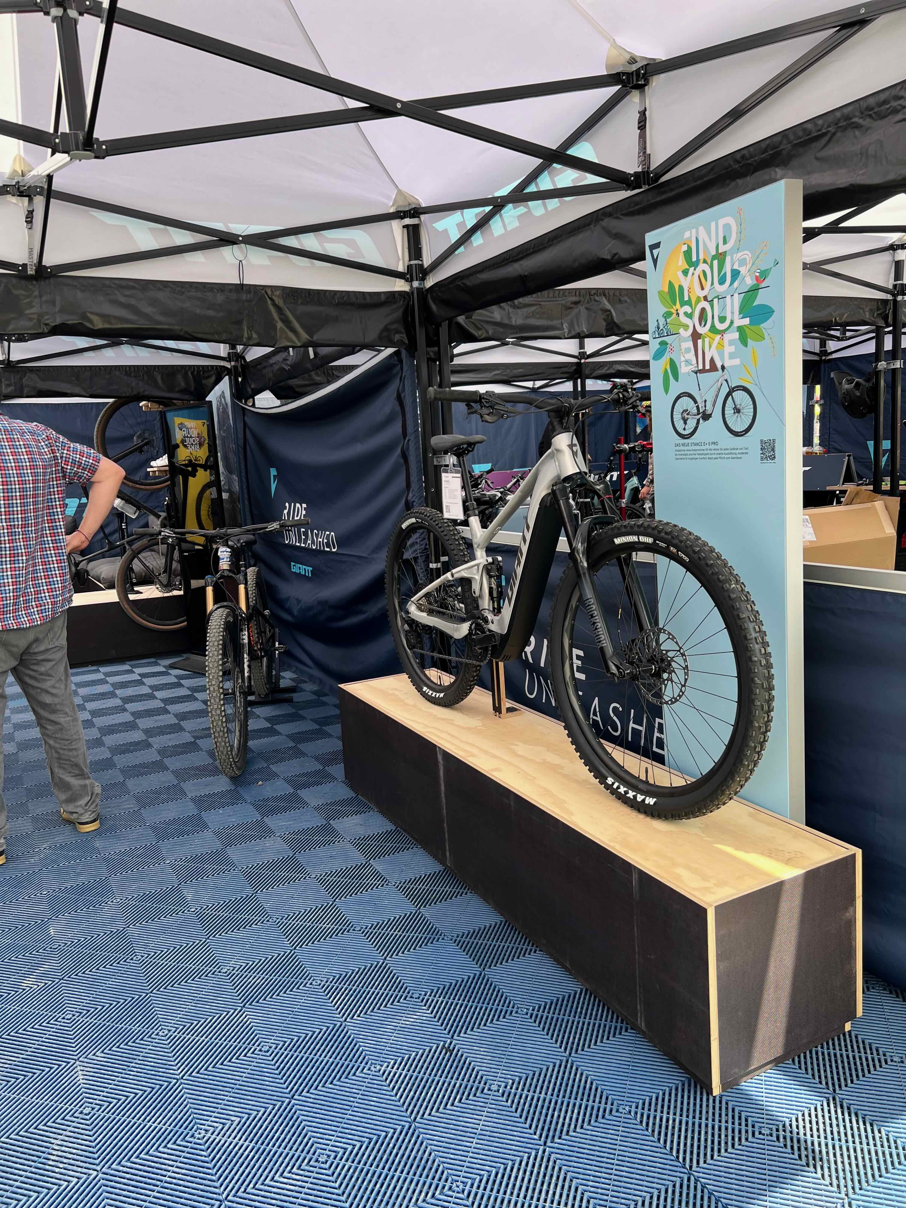 Giant Bikes — Bild 2